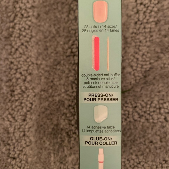 Sensational brand Faux/ Fake Press On Nails, Red. Brand new in package. - Picture 3 of 3